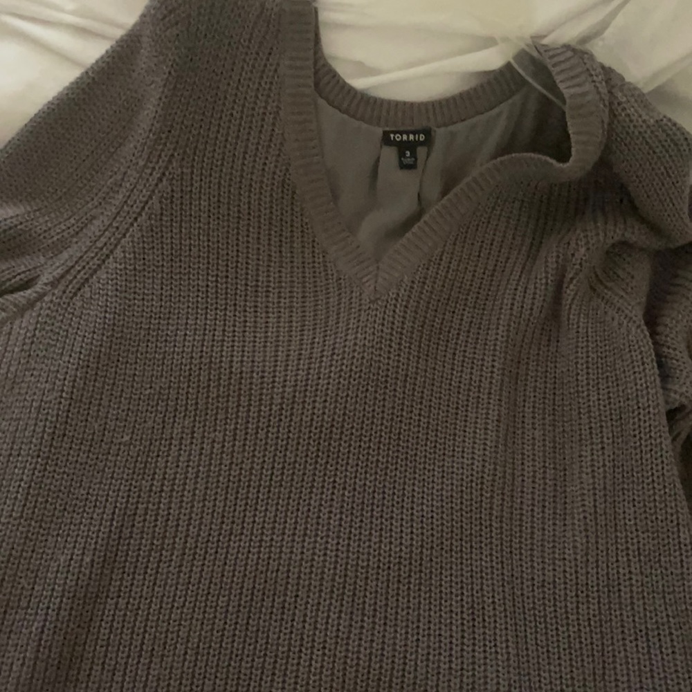 Gray sweater, long sleeve